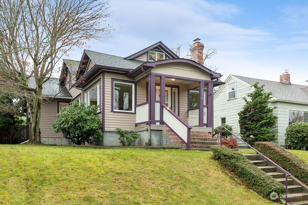 Photo of 2414 Cedar Street, Everett, WA 98201 (MLS # 2301945)