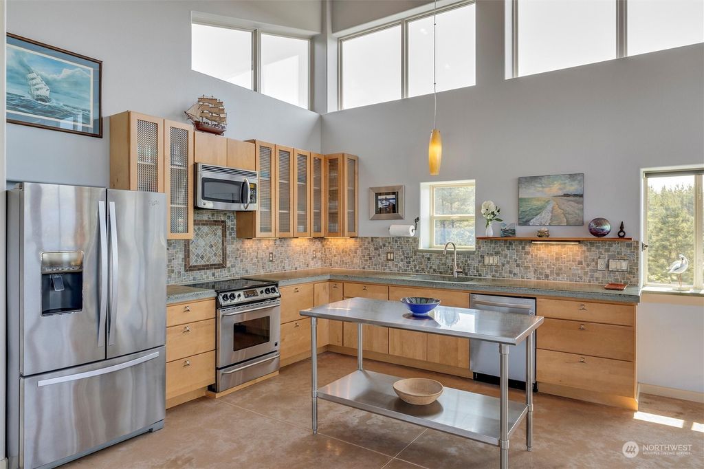 listing image 9362652060278970974