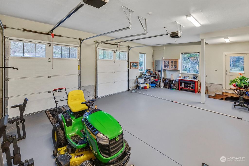 listing image 9364896616876528770