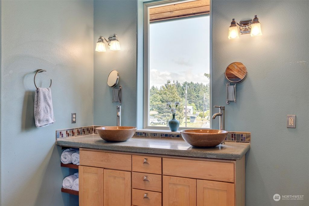 listing image 9368835598421287578