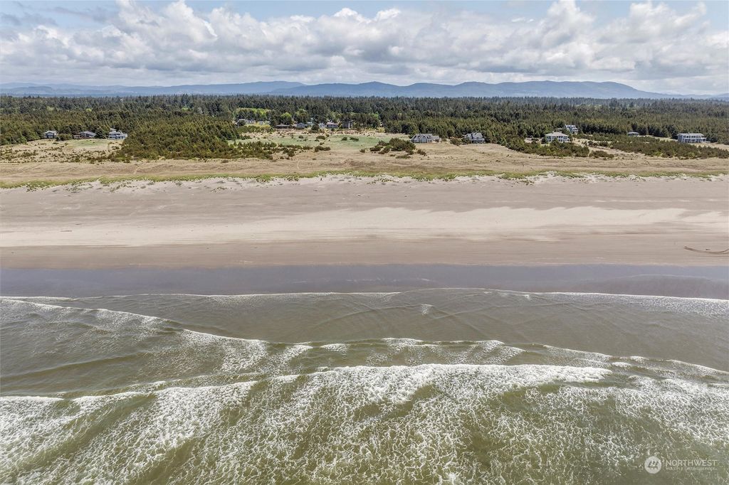 listing image 9366107080029851843