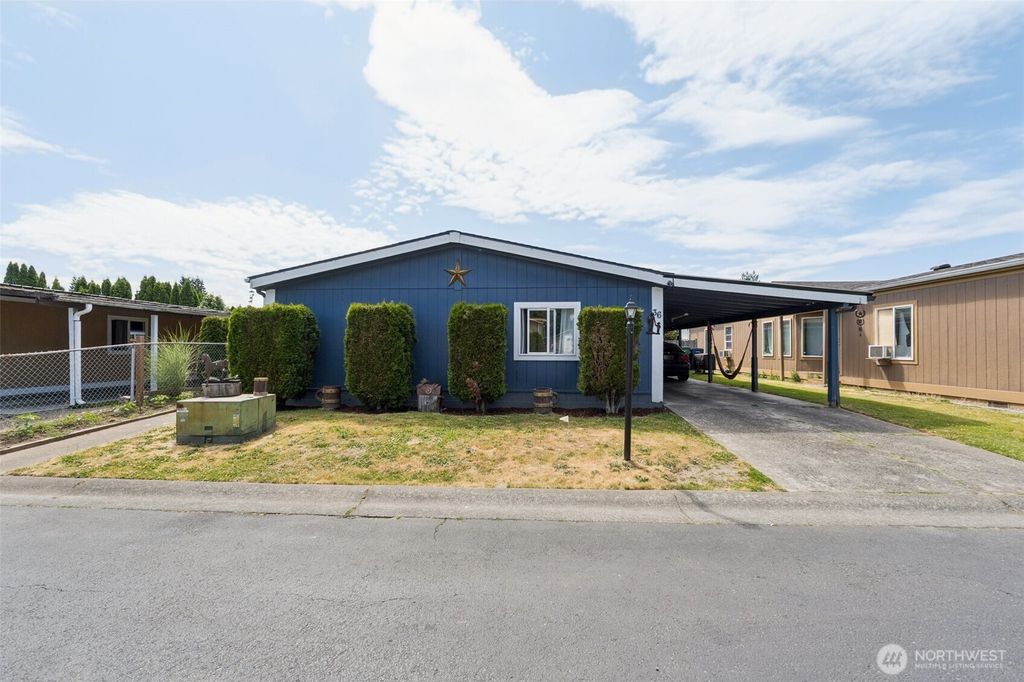 Photo of 725 37th Street SE #36, Auburn, WA 98002 (MLS # 2393646)