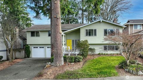 Photo of 15667 SE Fairwood Boulevard, Renton, WA 98058 (MLS # 2477115)