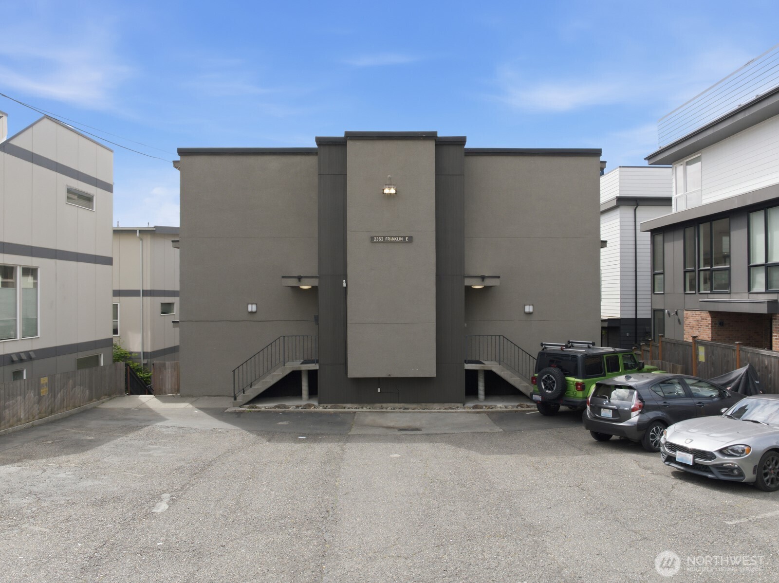 2362 Franklin Avenue E