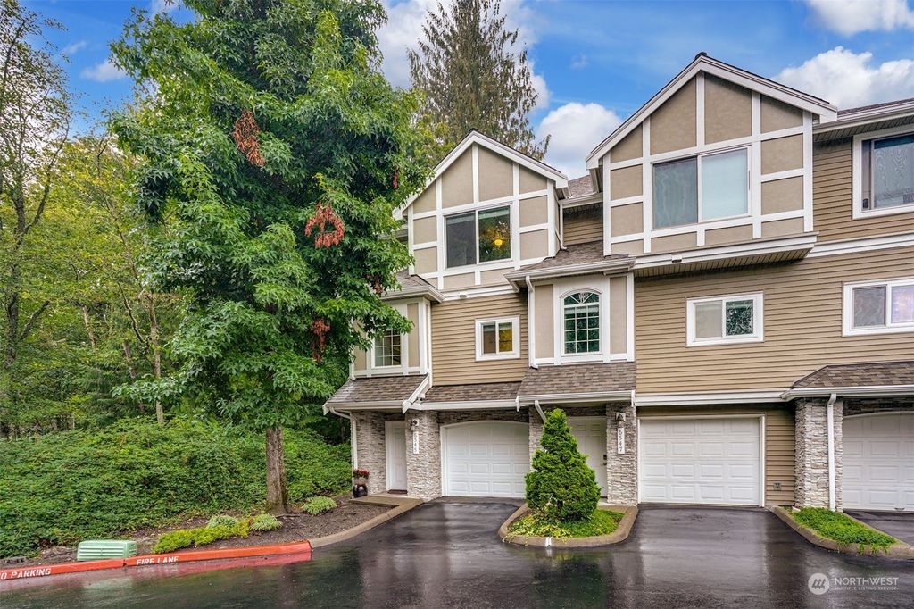 Photo of 6545 SE Cougar Mountain Way, Bellevue, WA 98006 (MLS # 2158527)