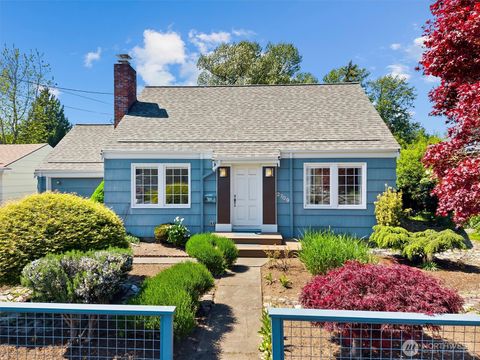 Photo of 2709 Lynn Street, Bellingham, WA 98225 (MLS # 2516862)
