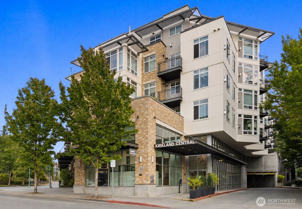 Photo of 211 Kirkland Ave AVE #223, Kirkland, WA 98033 (MLS # 2555406)