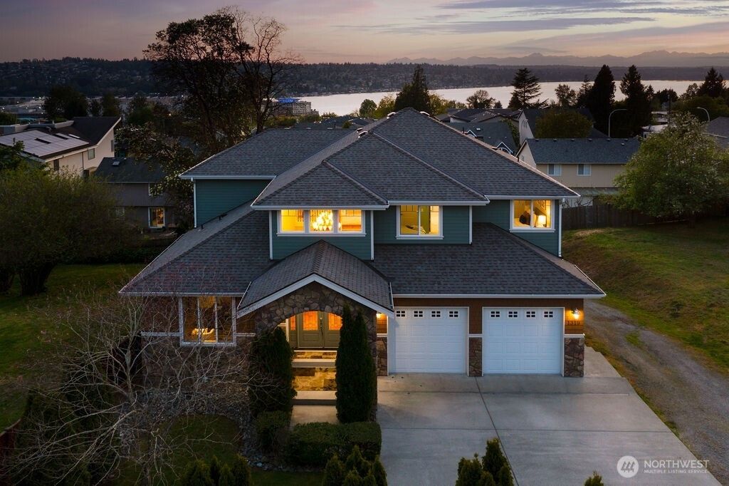 Photo of 1319 Aberdeen Avenue NE, Renton, WA 98056 (MLS # 2368718)