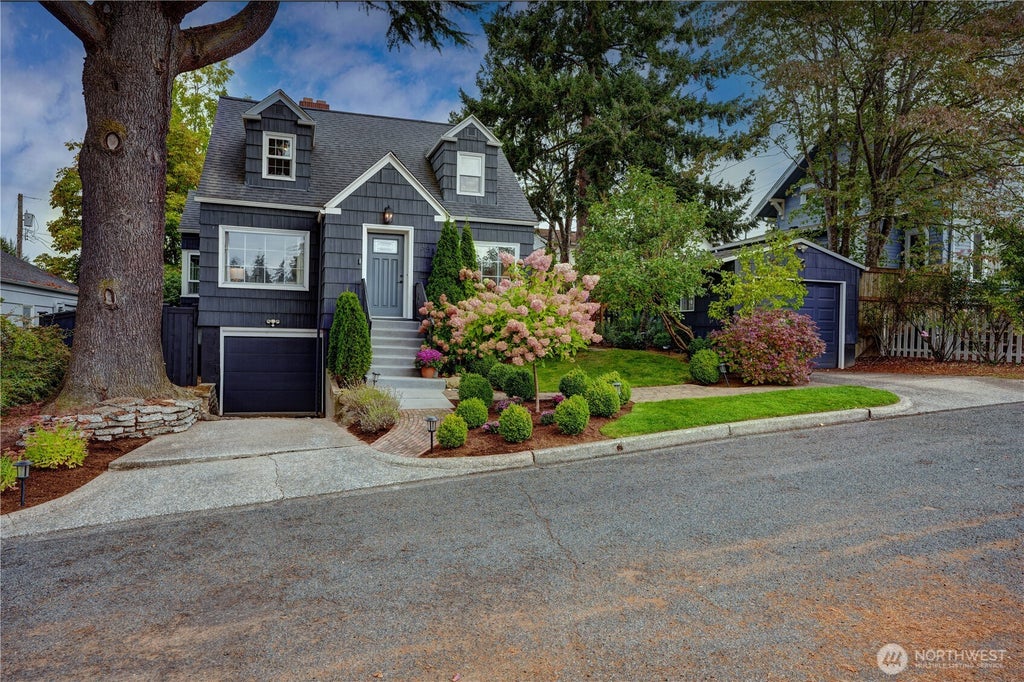 Photo of 3911 N 8th Street, Tacoma, WA 98406 (MLS # 2587572)