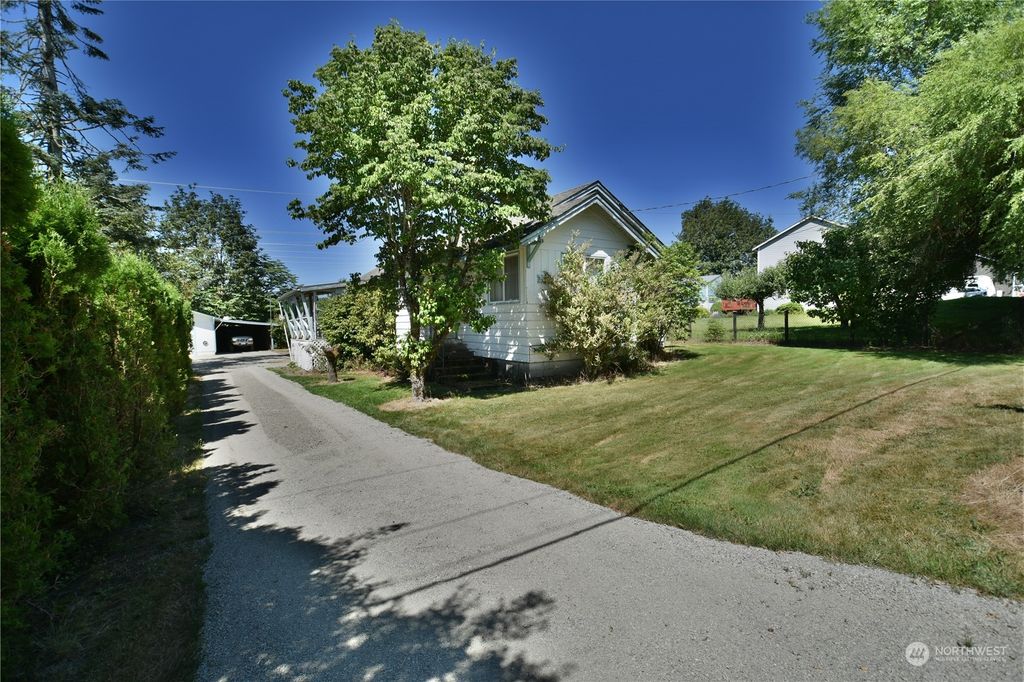 Photo of 34610 SE 268th Place, Ravensdale, WA 98051 (MLS # 2267140)