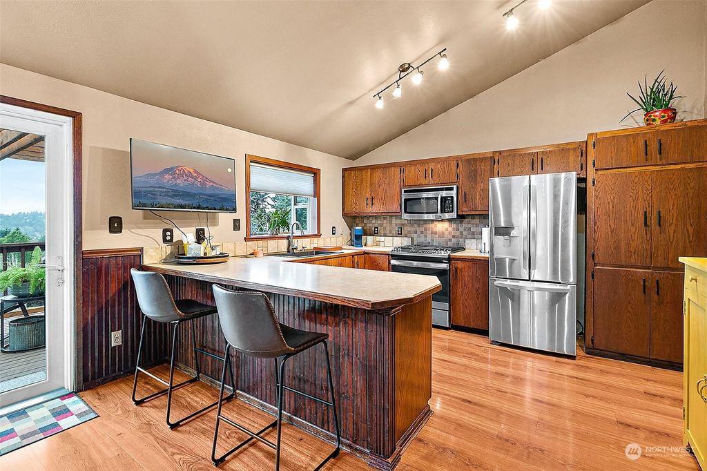 Photo of 1001 15th Avenue, Milton, WA 98354 (MLS # 2131995)