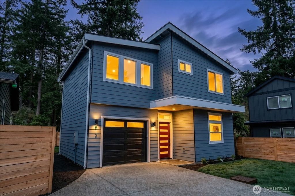 Photo of 513 NE 123rd Street, Seattle, WA 98125 (MLS # 2486636)