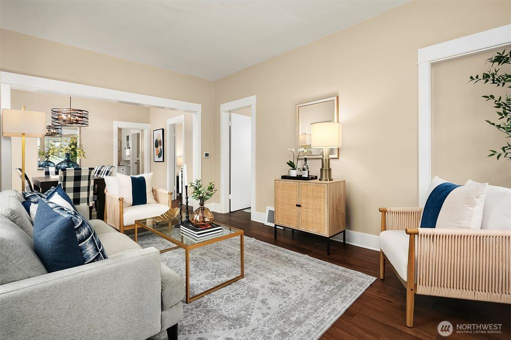 Photo of 511 W McGraw Street, Seattle, WA 98119 (MLS # 2482304)