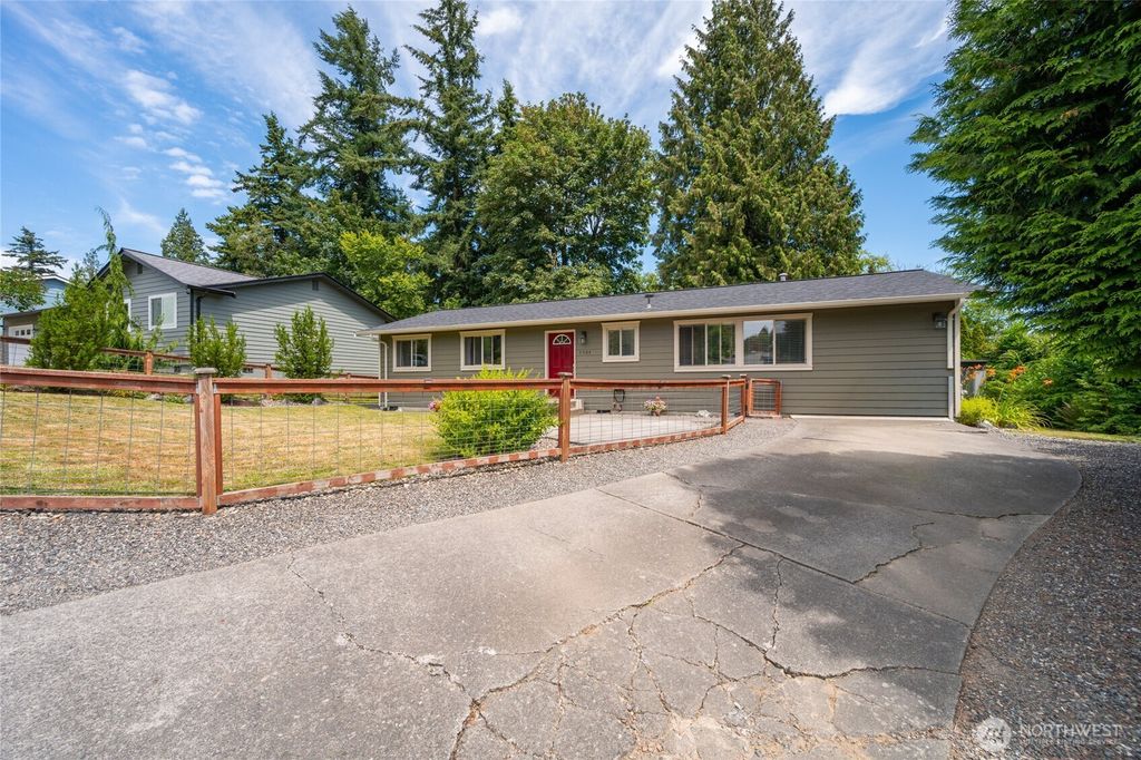 Photo of 5984 Sunshine Drive, Ferndale, WA 98248 (MLS # 2552335)