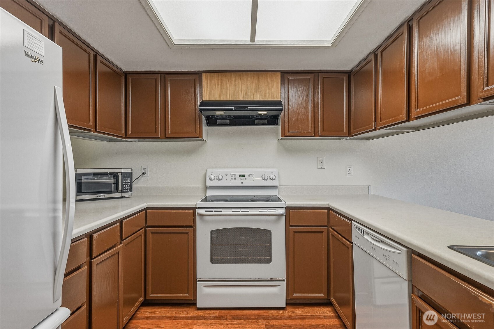 23003 Lakeview Drive 208