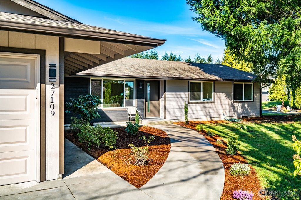 Photo of 27109 139th Place SE, Kent, WA 98042 (MLS # 2351398)