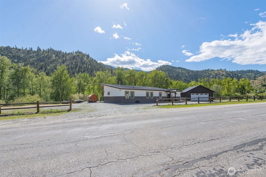 Photo of 177 Mad River Road, Entiat, WA 98822 (MLS # 2512509)