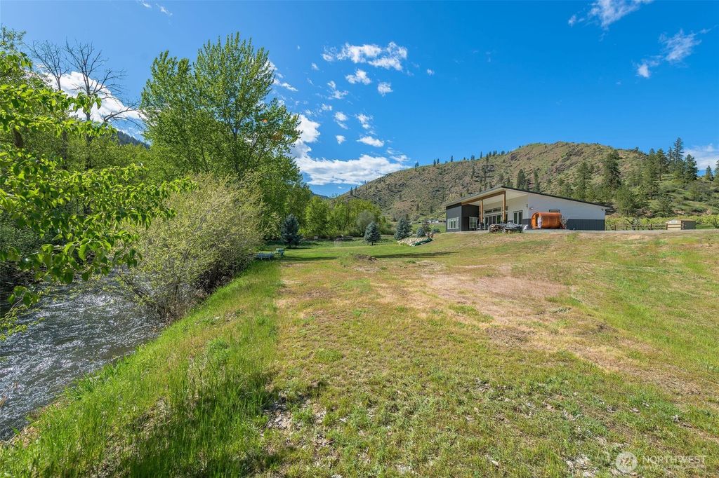 Photo of 177 Mad River Road, Entiat, WA 98822 (MLS # 2512509)
