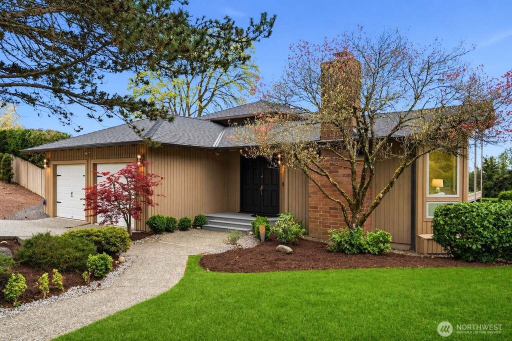 Photo of 5701 137th Place SE, Bellevue, WA 98006 (MLS # 2523263)