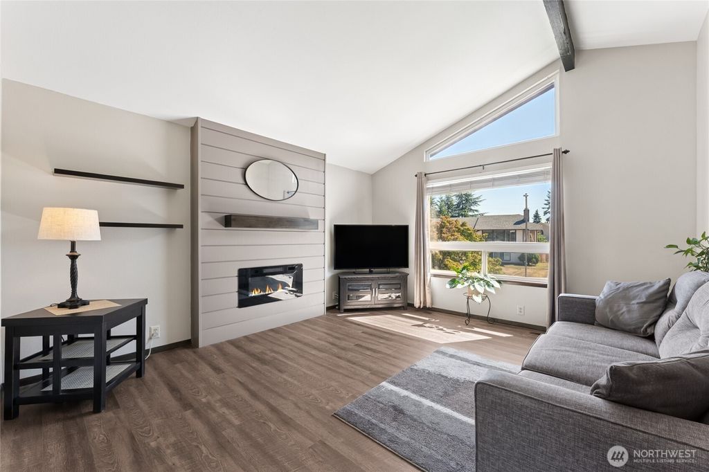 Photo of 2402 SE 21st Street, Renton, WA 98055 (MLS # 2425799)