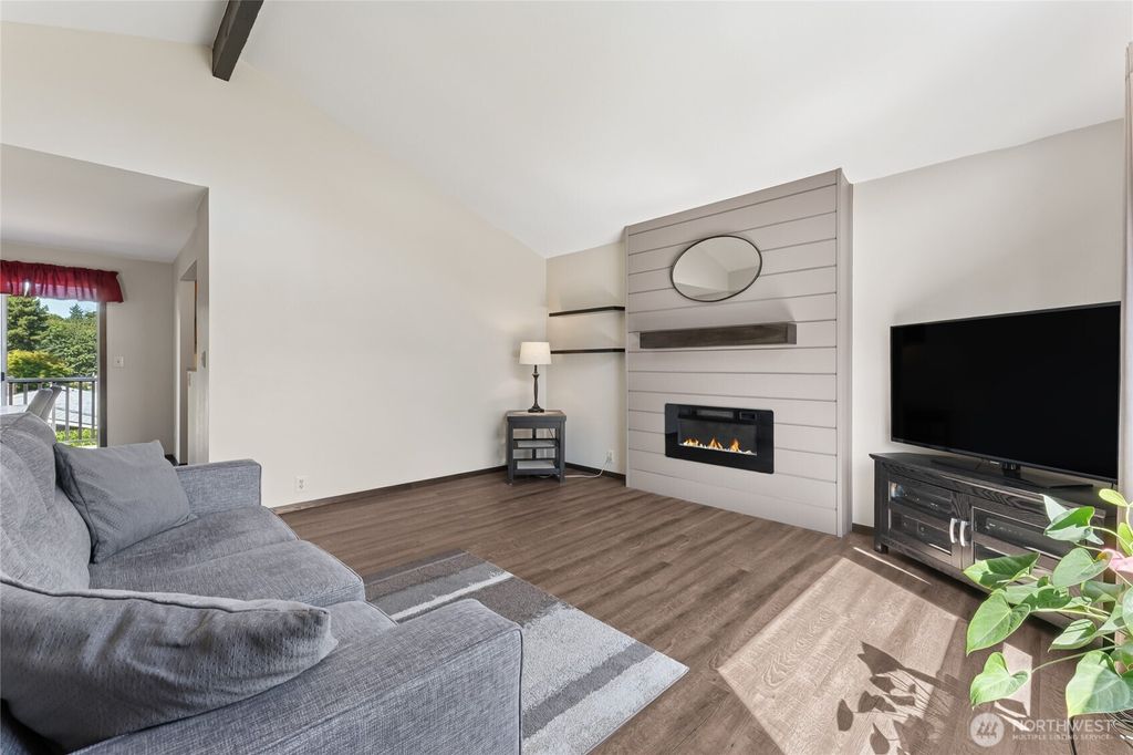 Photo of 2402 SE 21st Street, Renton, WA 98055 (MLS # 2425799)