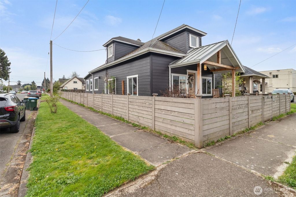 Photo of 320 E Main Street, Centralia, WA 98531 (MLS # 2511238)