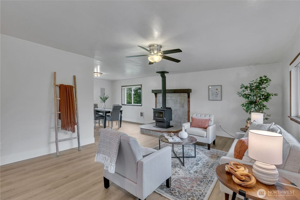 Photo of 3384 Jackson Hwy Hwy, Chehalis, WA 98532 (MLS # 2489861)