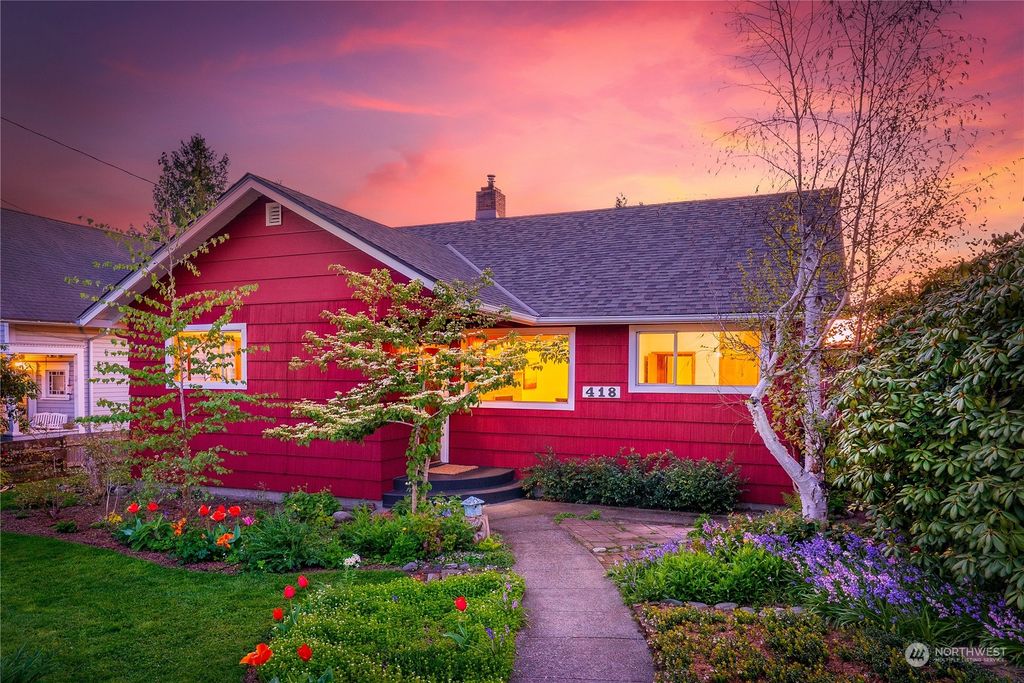 Photo of 418 AVENUE G, Snohomish, WA 98290 (MLS # 2223670)