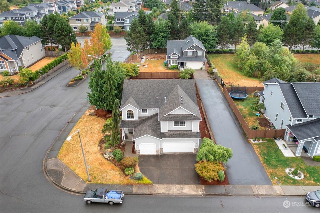 Photo of 6119 NE 4th Place, Renton, WA 98059 (MLS # 2272569)