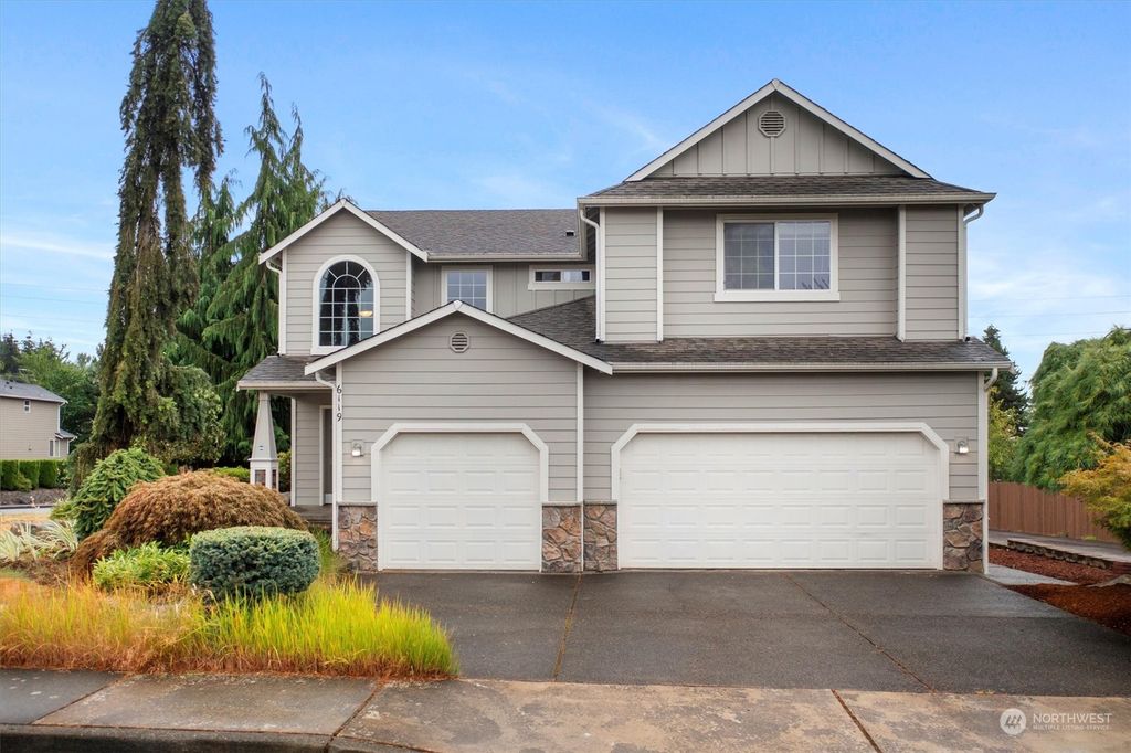Photo of 6119 NE 4th Place, Renton, WA 98059 (MLS # 2272569)