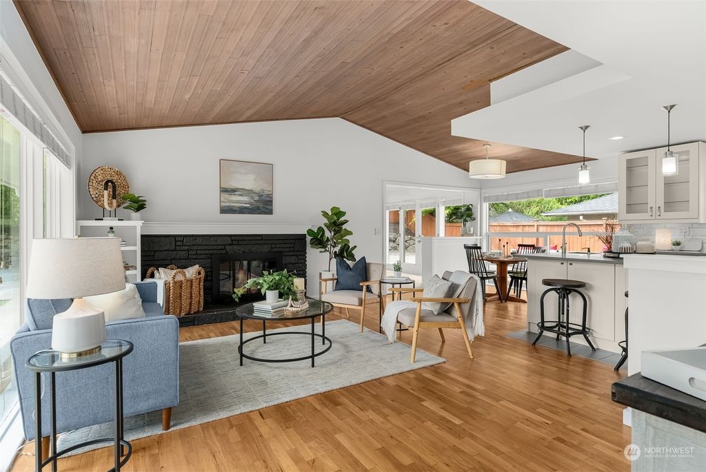 Photo of 9856 NE 20th Street St, Bellevue, WA 98004 (MLS # 2250894)
