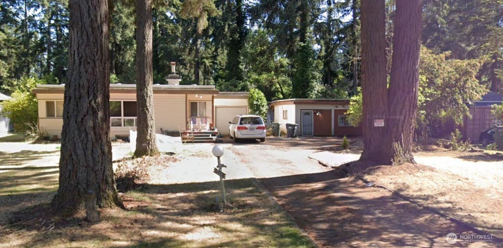 Photo of 6350 Lake Avenue SW, Lakewood, WA 98499 (MLS # 2568245)