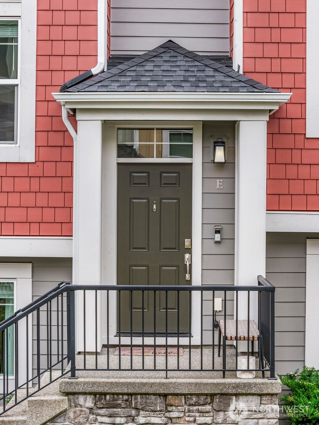 Photo of 12007 NE 194th Court #E, Bothell, WA 98011 (MLS # 2518177)