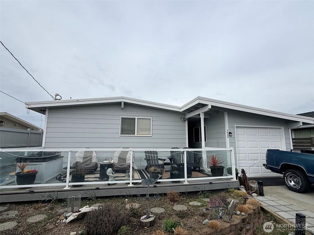 Photo of 2689 West Beach Road, Oak Harbor, WA 98277 (MLS # 2554186)
