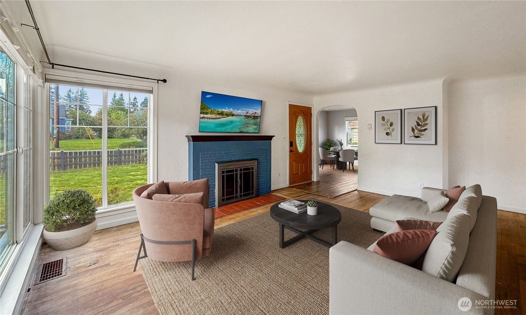 Photo of 6421 Cypress Street, Everett, WA 98203 (MLS # 2510766)