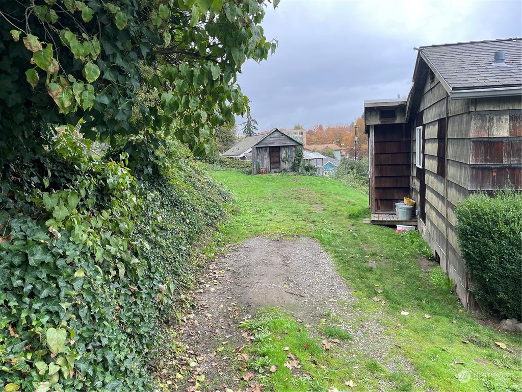 Photo of 3010 S Court Street, Seattle, WA 98144 (MLS # 2174226)