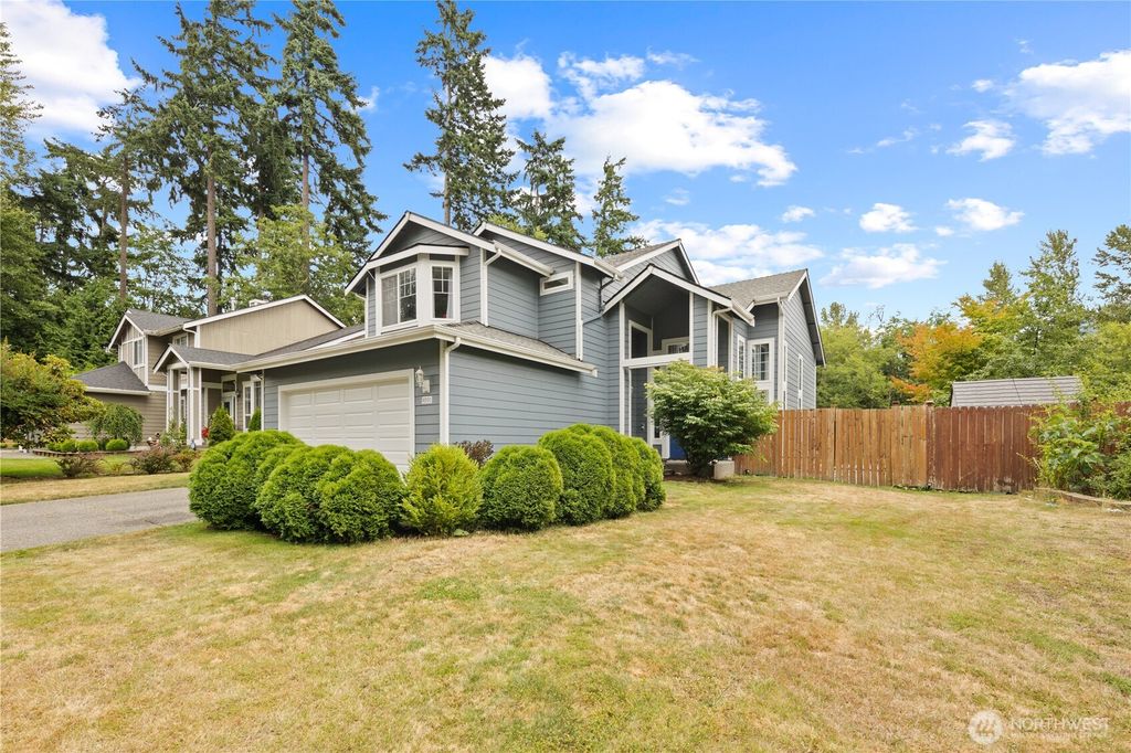 Photo of 308 S 330th Place, Federal Way, WA 98003 (MLS # 2408266)