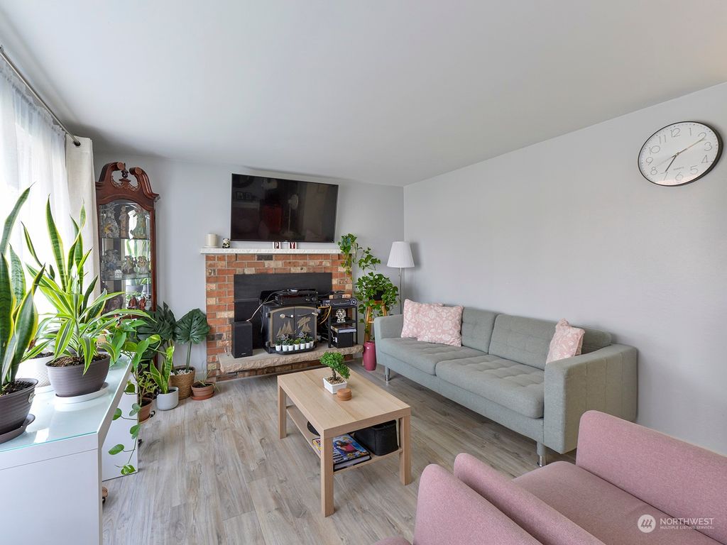 Photo of 341 Milwaukee Boulevard S, Algona, WA 98001 (MLS # 2273757)