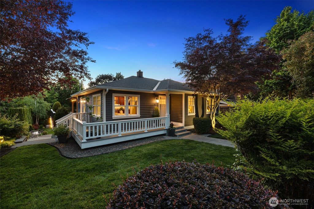 Photo of 817 6th Street, Kirkland, WA 98033 (MLS # 2384240)
