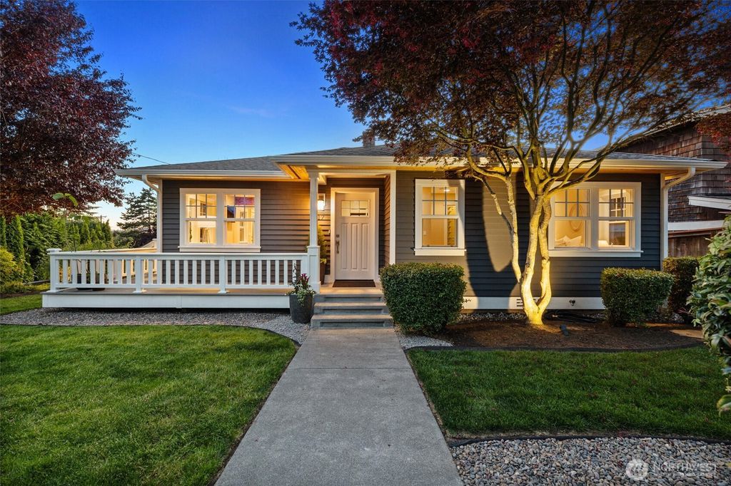 Photo of 817 6th Street, Kirkland, WA 98033 (MLS # 2384240)