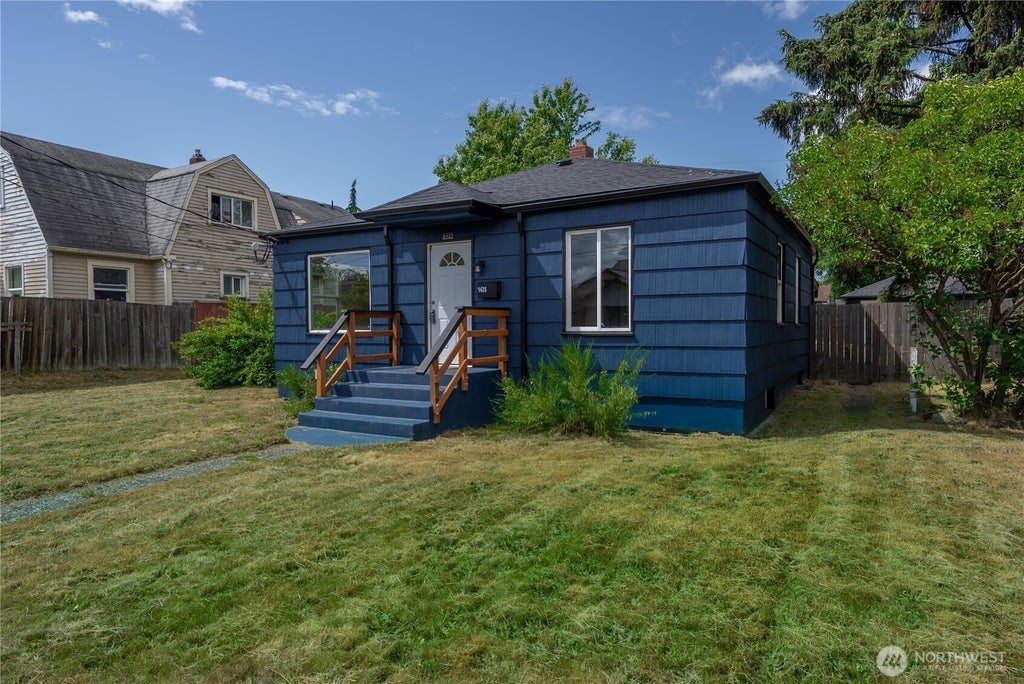 Photo of 1425 S 52nd Street, Tacoma, WA 98408 (MLS # 2582133)