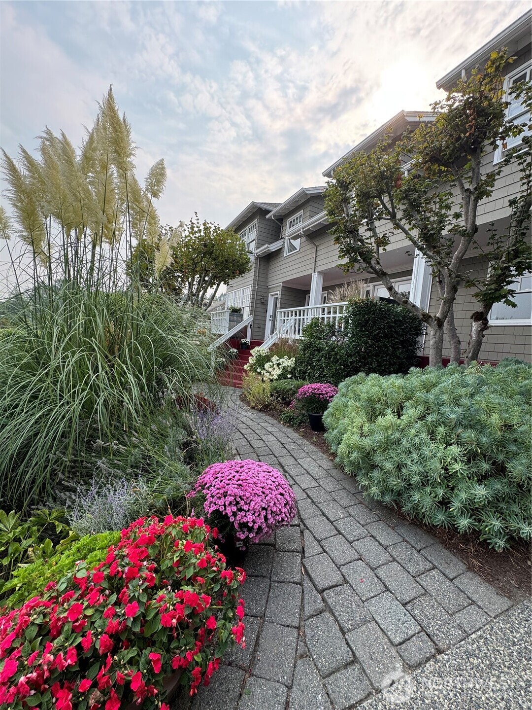 903 Lakeside Avenue S