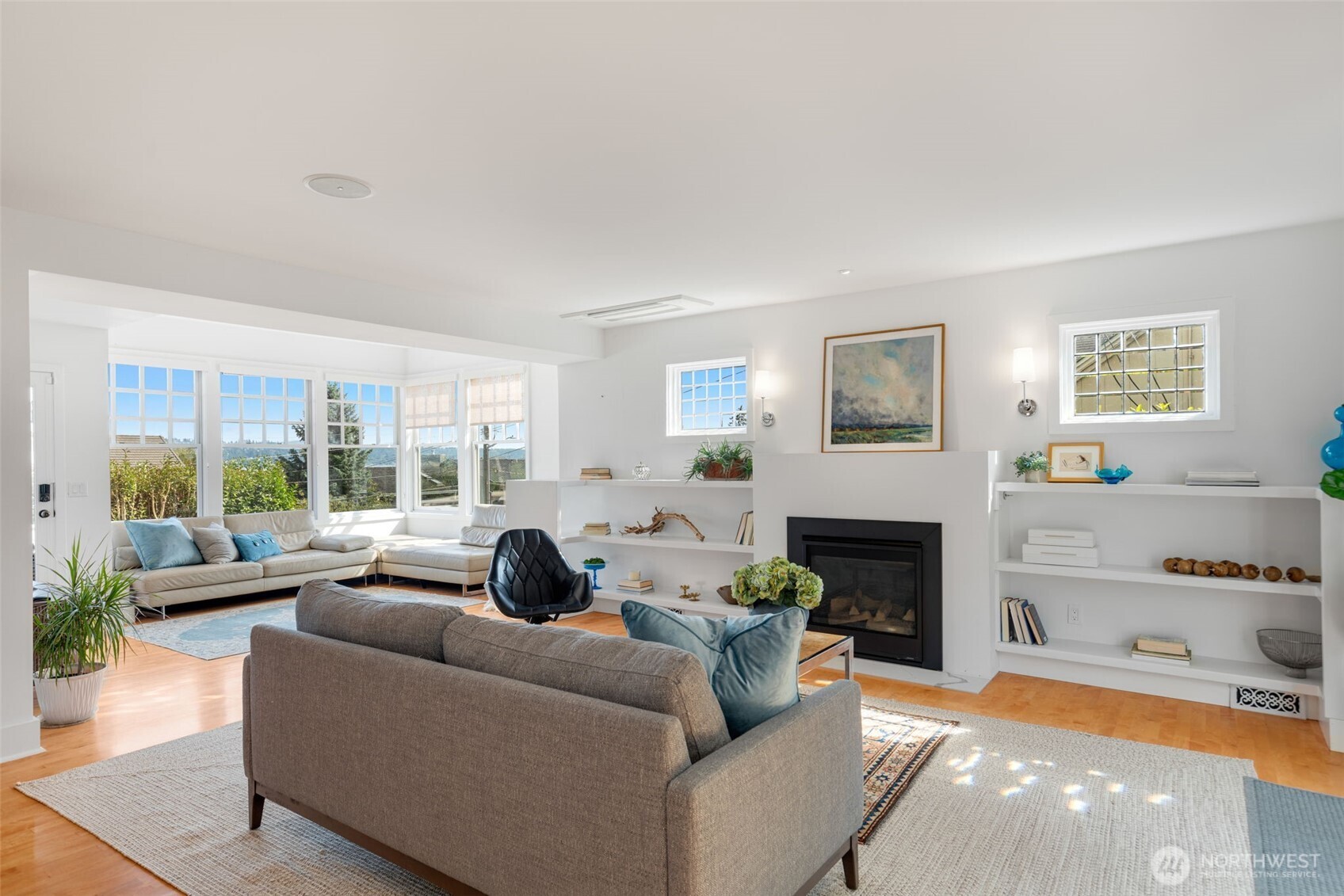 903 Lakeside Avenue S