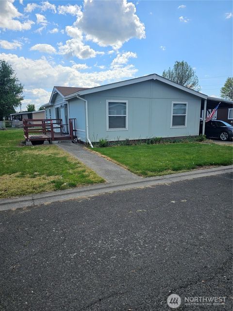 Photo of 938 Empire Street N, College Place, WA 99324 (MLS # 2515351)