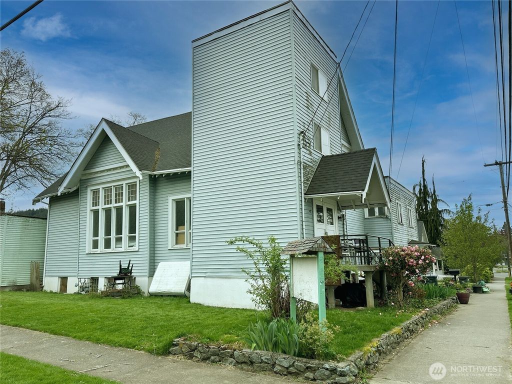 Photo of 310 Gladstone Street, Bellingham, WA 98225 (MLS # 2513755)