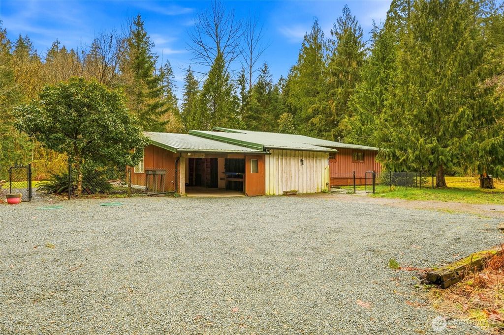 Photo of 35118 311th Place NE, Arlington, WA 98223 (MLS # 2515561)