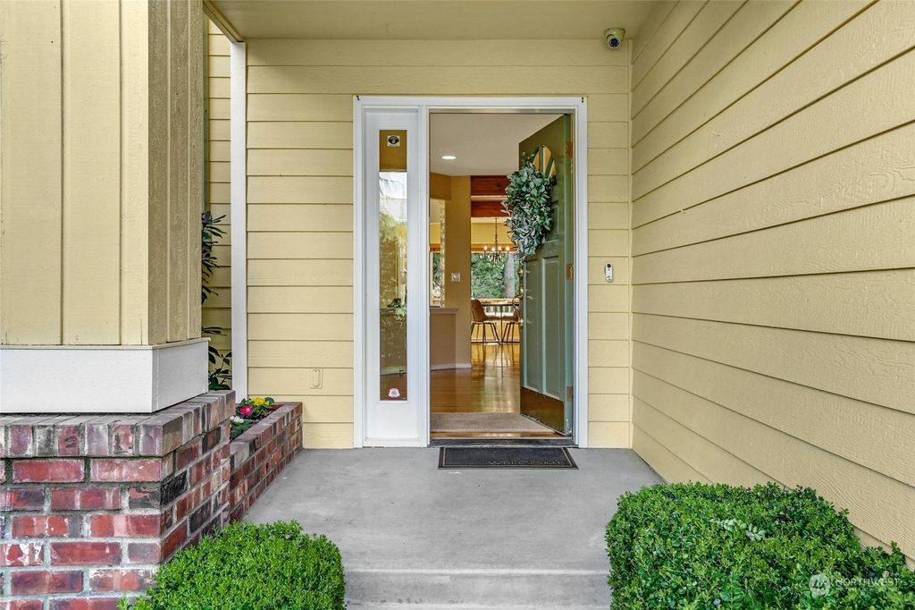 Photo of 13625 NE 146th Lane, Woodinville, WA 98072 (MLS # 2214276)