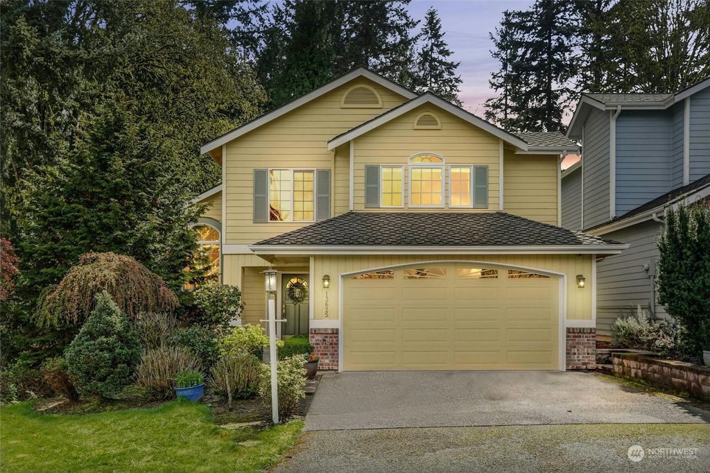 Photo of 13625 NE 146th Lane, Woodinville, WA 98072 (MLS # 2214276)