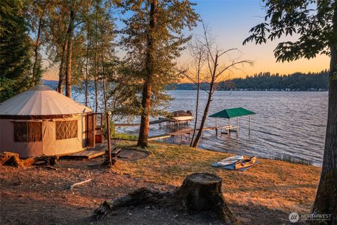 Photo of 23 YURT E Lake Sammamish Parkway NE, Sammamish, WA 98074 (MLS # 2480229)