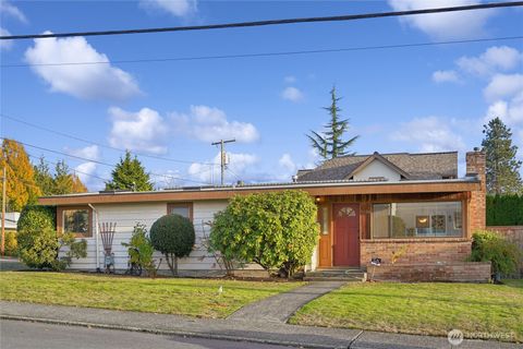 Photo of 1014 4th Street W, Kirkland, WA 98033 (MLS # 2453857)